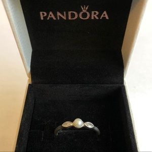 Pandora Petite Luminous Leaves Ring